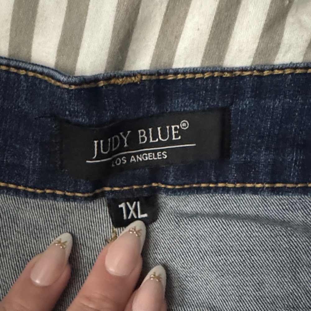Judy Blue Dark Blue Jean Shorts - Picture 2 of 2